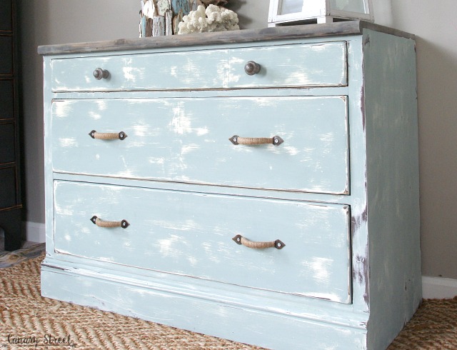 EASY DIY White & Blue Distressed Chalk Paint Furniture Makeover